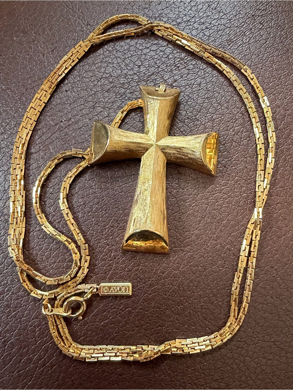 Avon Gold Cross Pendant Necklace